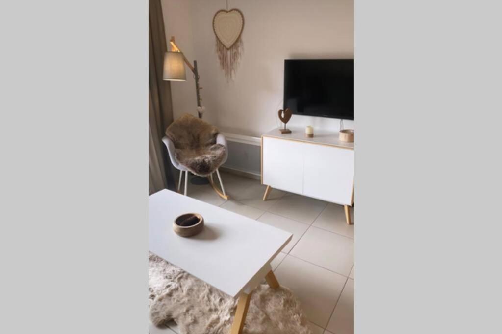 Appartement De Charme Dans Residence Avec Piscine La Joue Du Loup Saint-Étienne-en-Dévoluy المظهر الخارجي الصورة