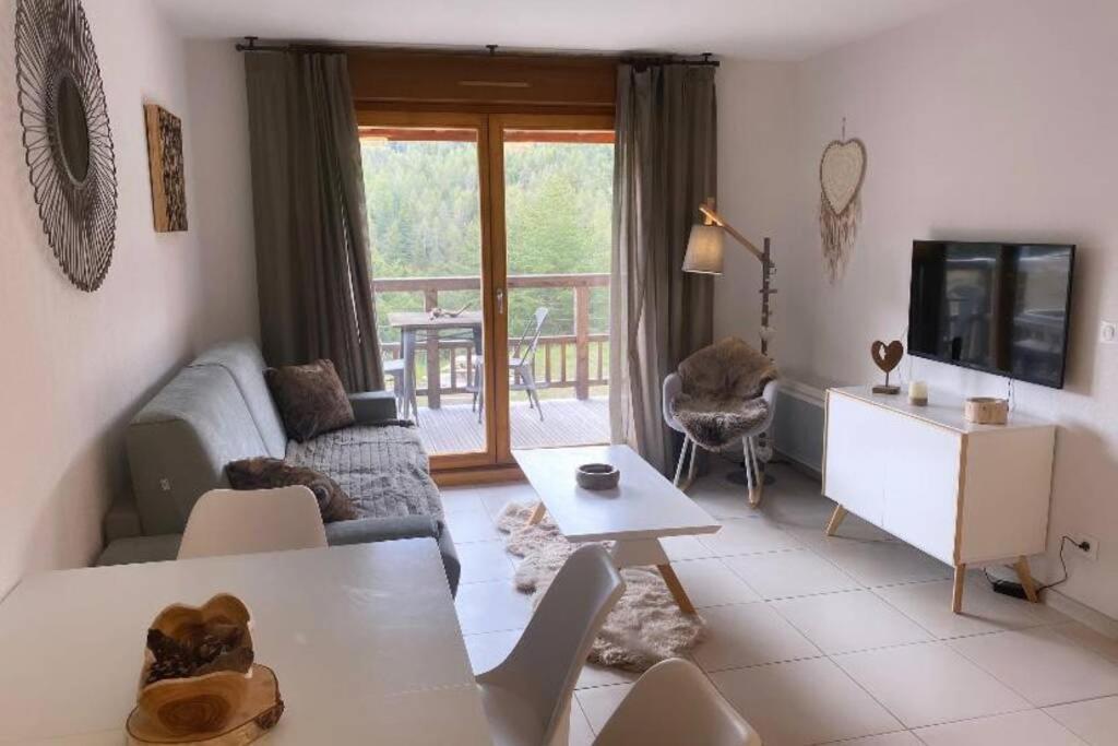 Appartement De Charme Dans Residence Avec Piscine La Joue Du Loup Saint-Étienne-en-Dévoluy المظهر الخارجي الصورة