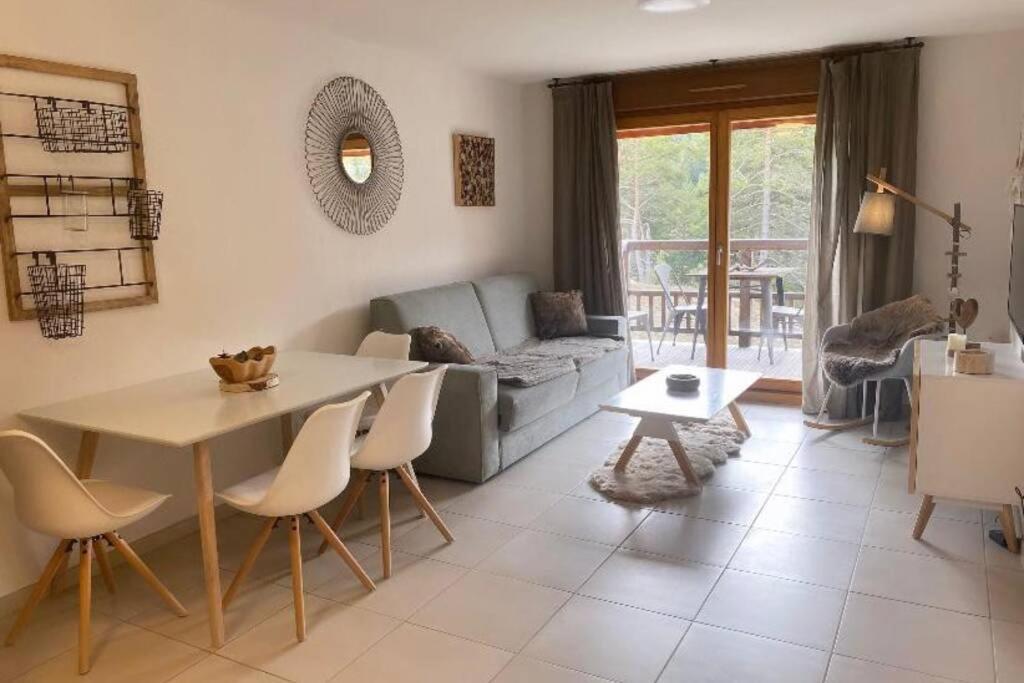 Appartement De Charme Dans Residence Avec Piscine La Joue Du Loup Saint-Étienne-en-Dévoluy المظهر الخارجي الصورة